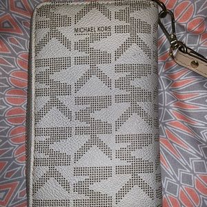 Michael Kors wristlet